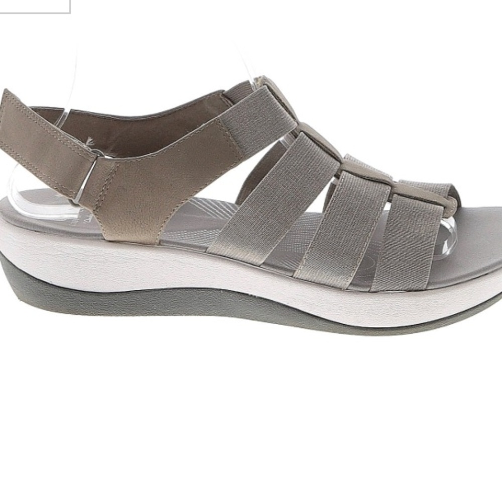 Gray women’s sandals size 7 made by Clark’s - Picture 2 of 3
